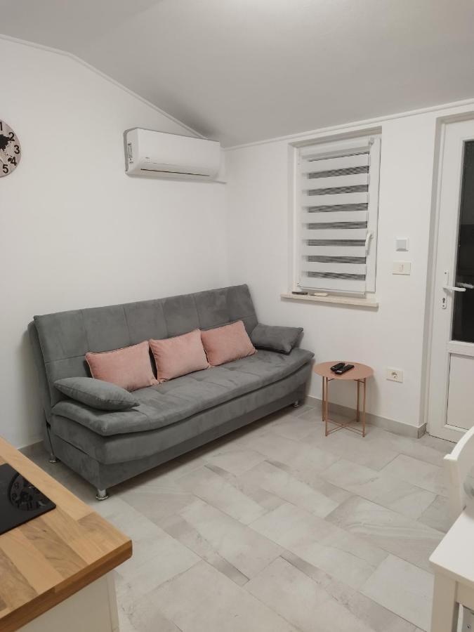 Ferienwohnung Tonis Buje Exterior foto
