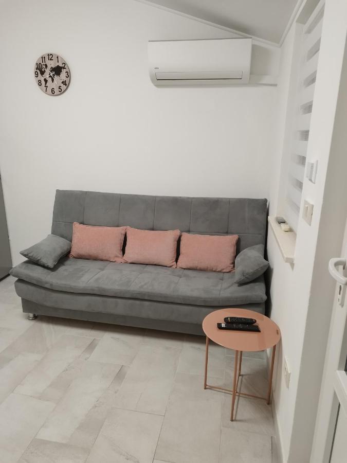Ferienwohnung Tonis Buje Exterior foto