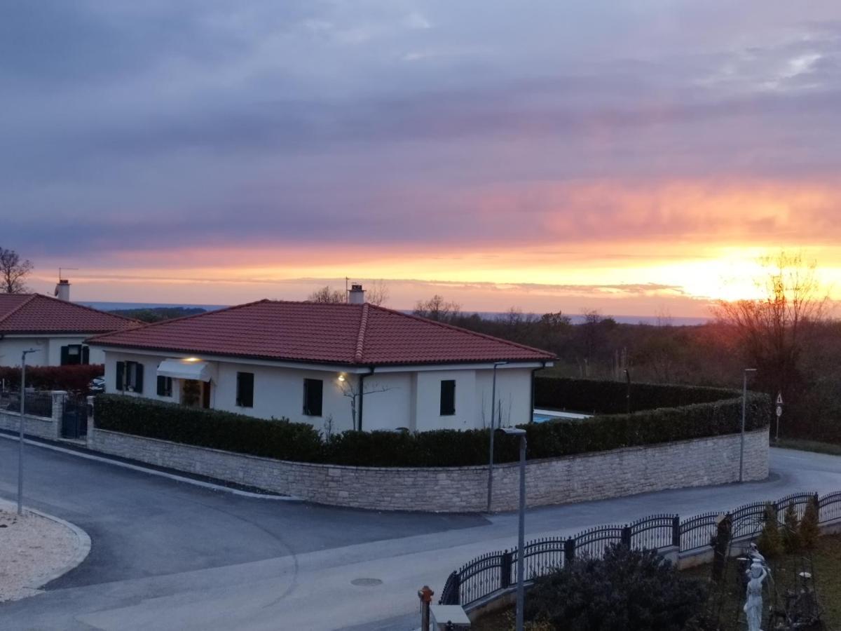 Ferienwohnung Tonis Buje Exterior foto