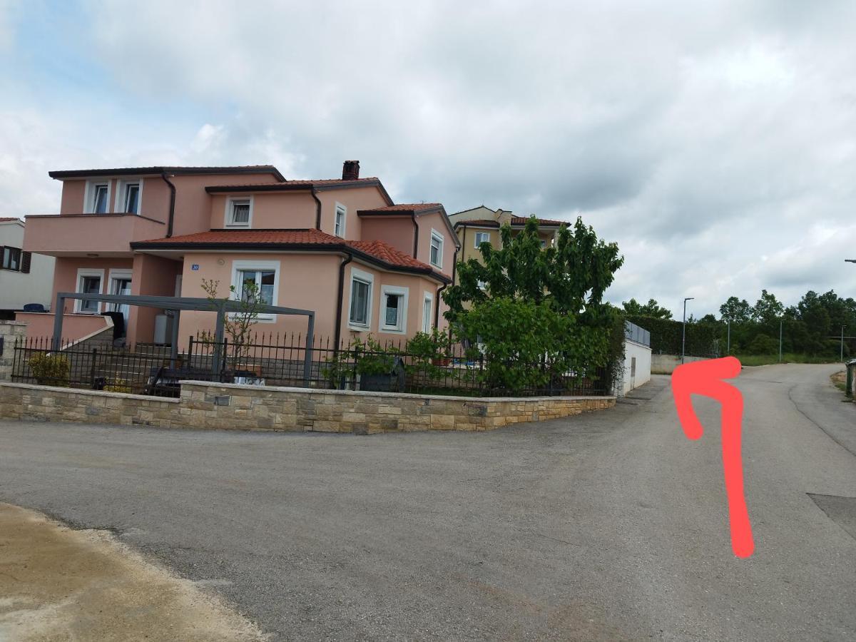 Ferienwohnung Tonis Buje Exterior foto